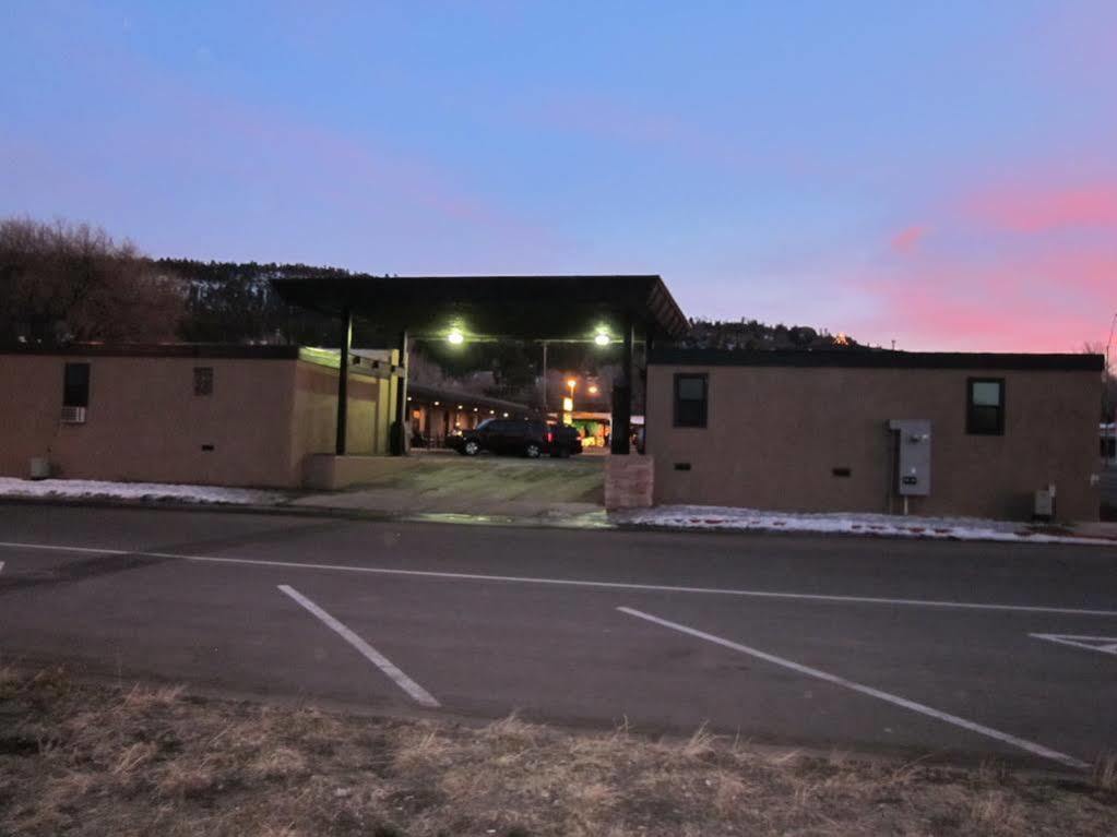 Rodeway Inn & Suites Williams Downtowner-Rte 66 외부 사진